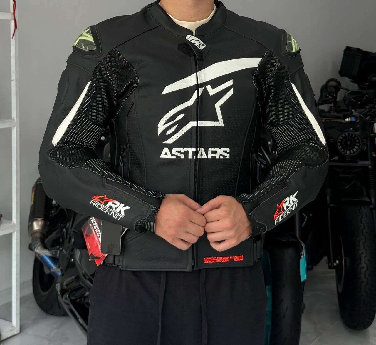 Alpinestars GP Plus V4 — куртка