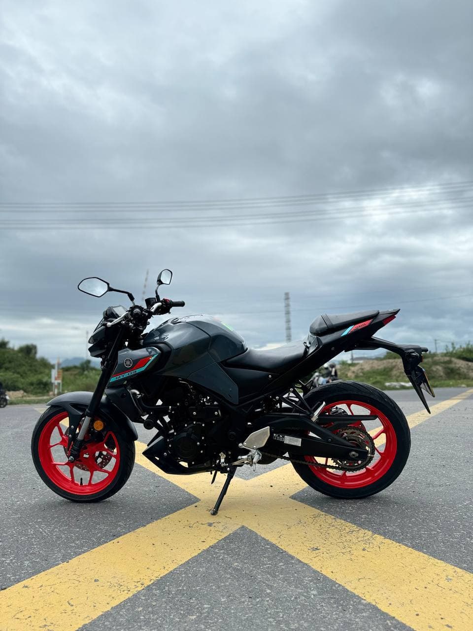 Yamaha MT-03 300cc 4