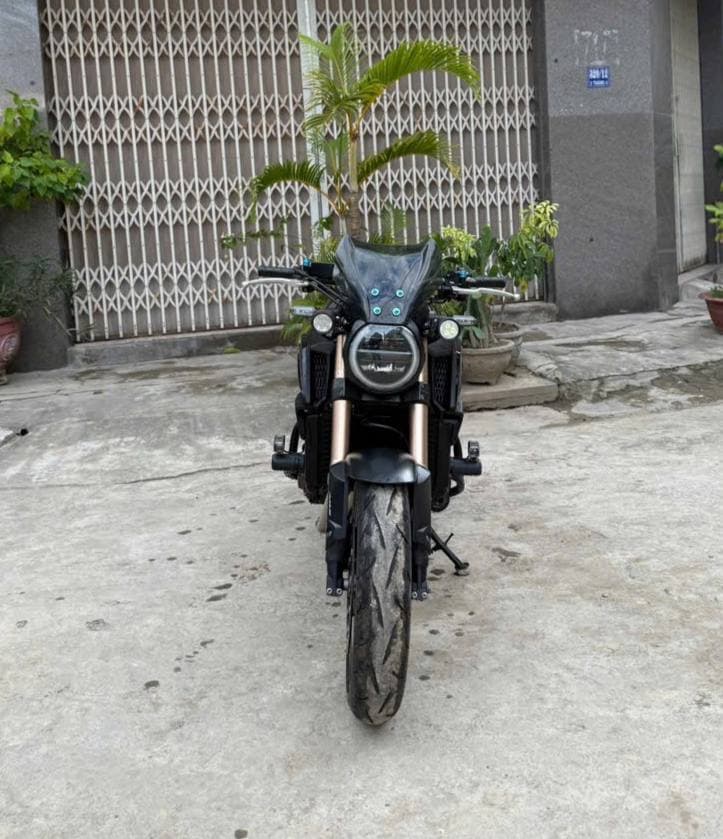 Honda CB650R 2