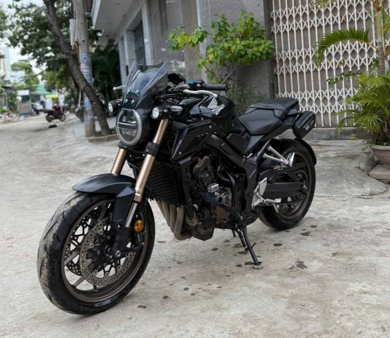 Honda CB650R 3