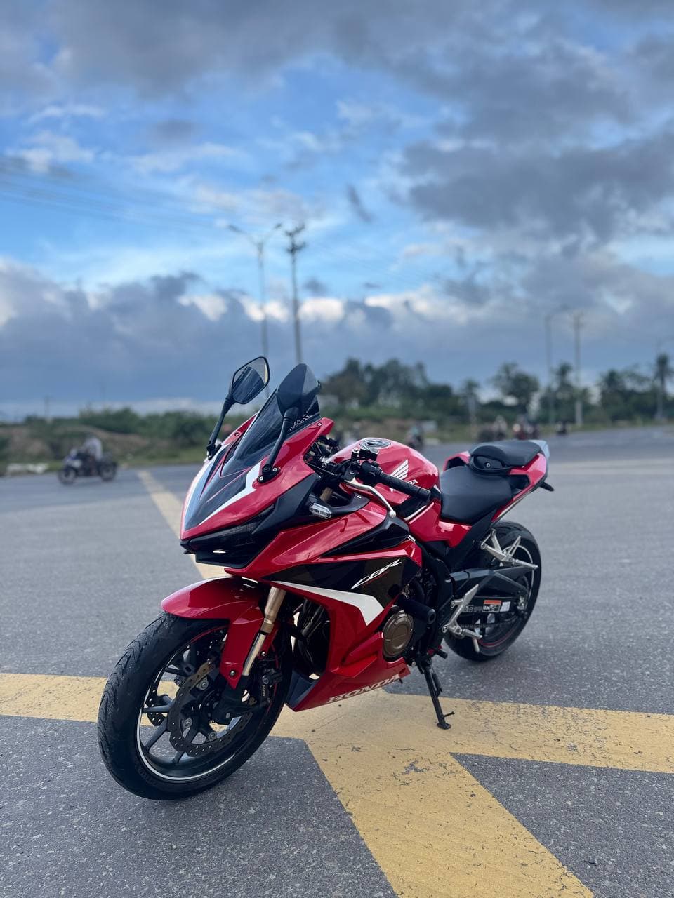 Honda CBR650R 2