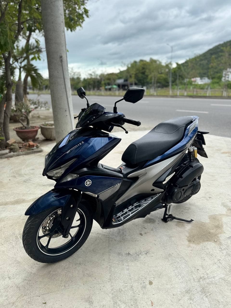 Yamaha NVX 155cc Carbon