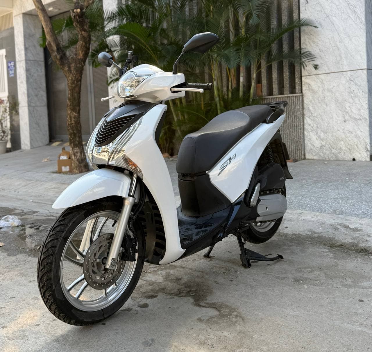Honda CBR150R 3