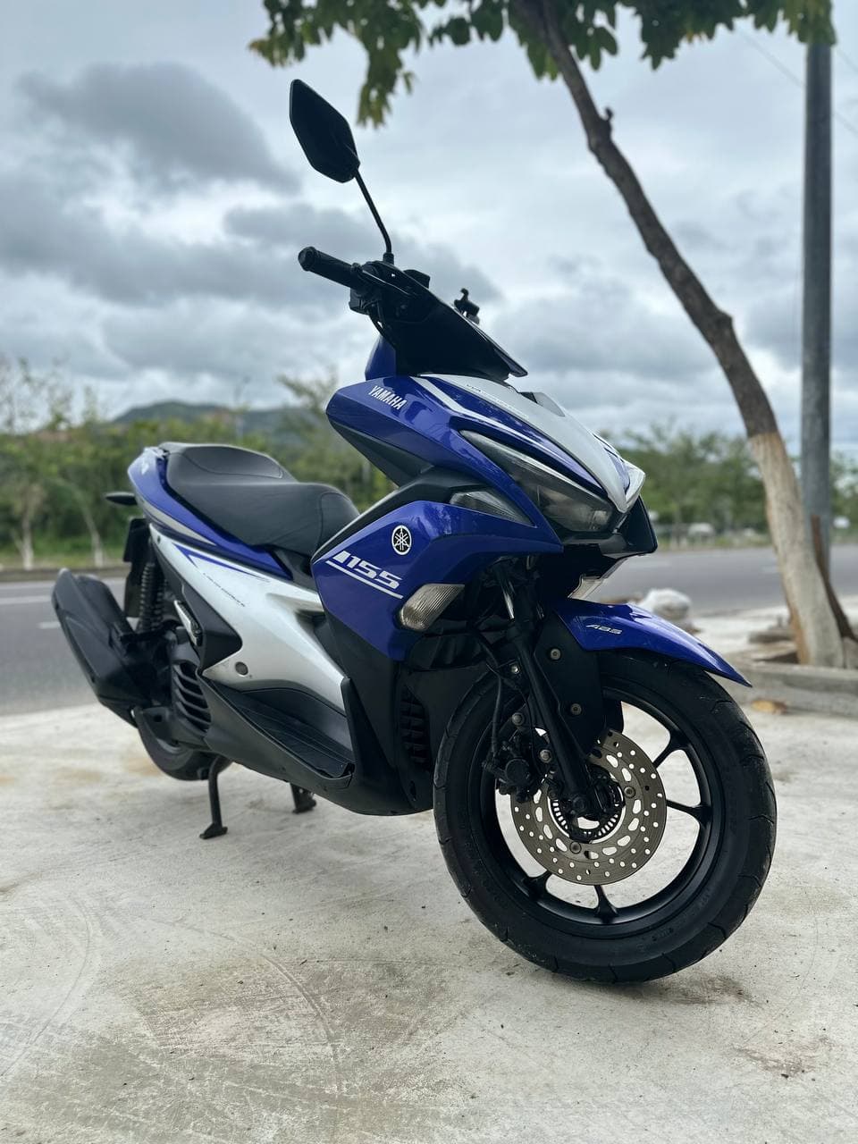 Yamaha NVX 155cc 3