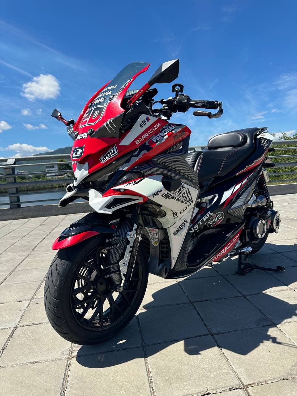 Yamaha NVX 155cc Barracuda